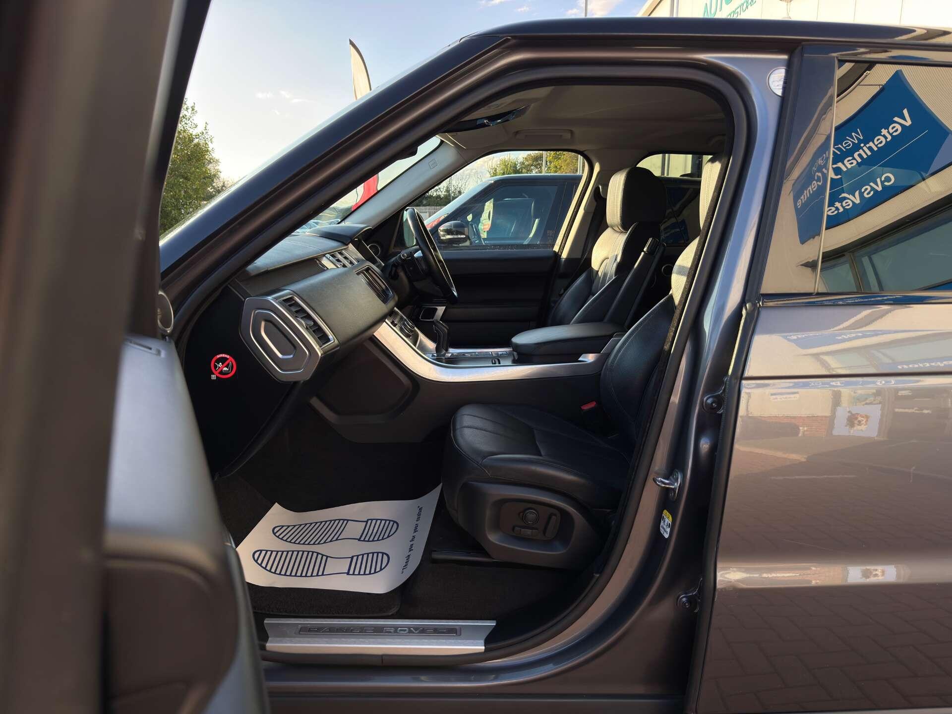 Land Rover Range Rover Sport view 64