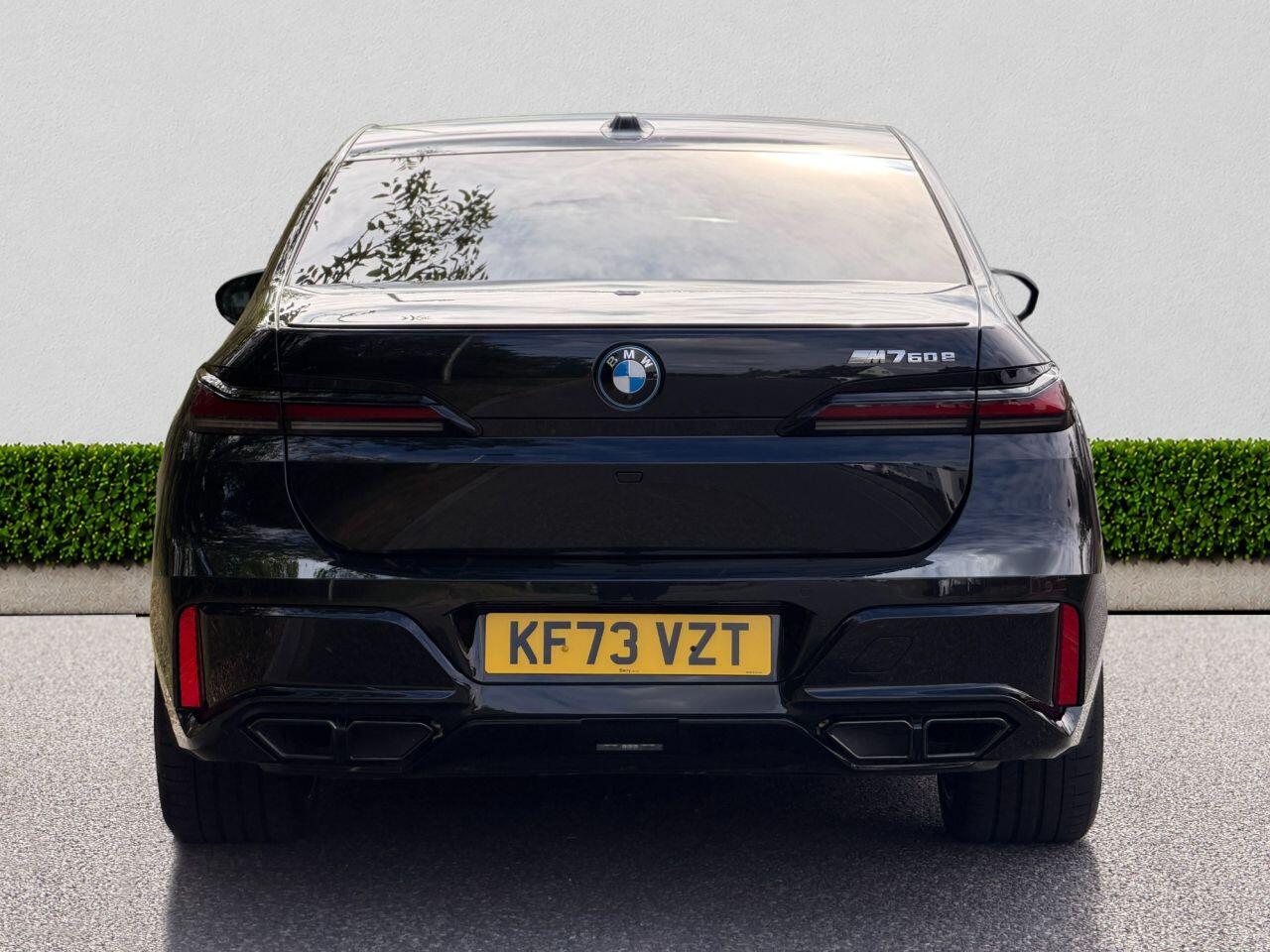 BMW 7 Series view 6
