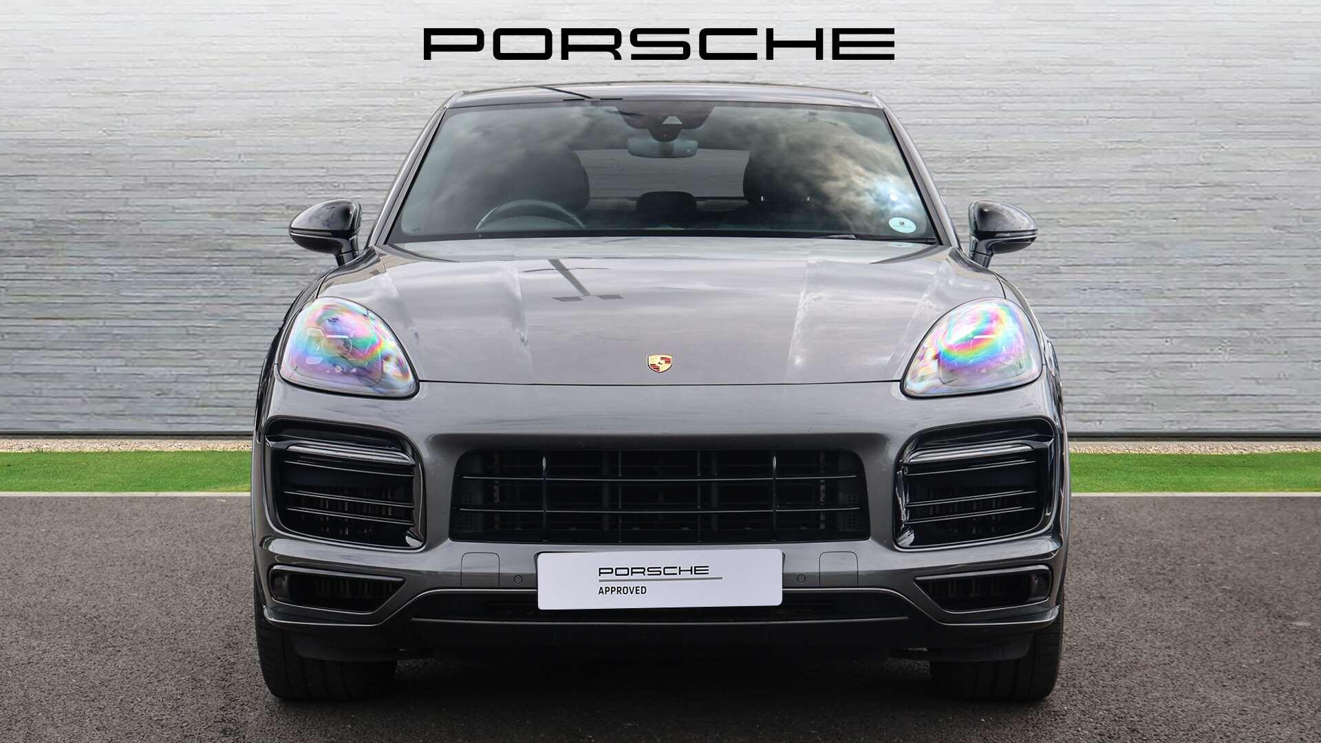 Porsche Cayenne view 9