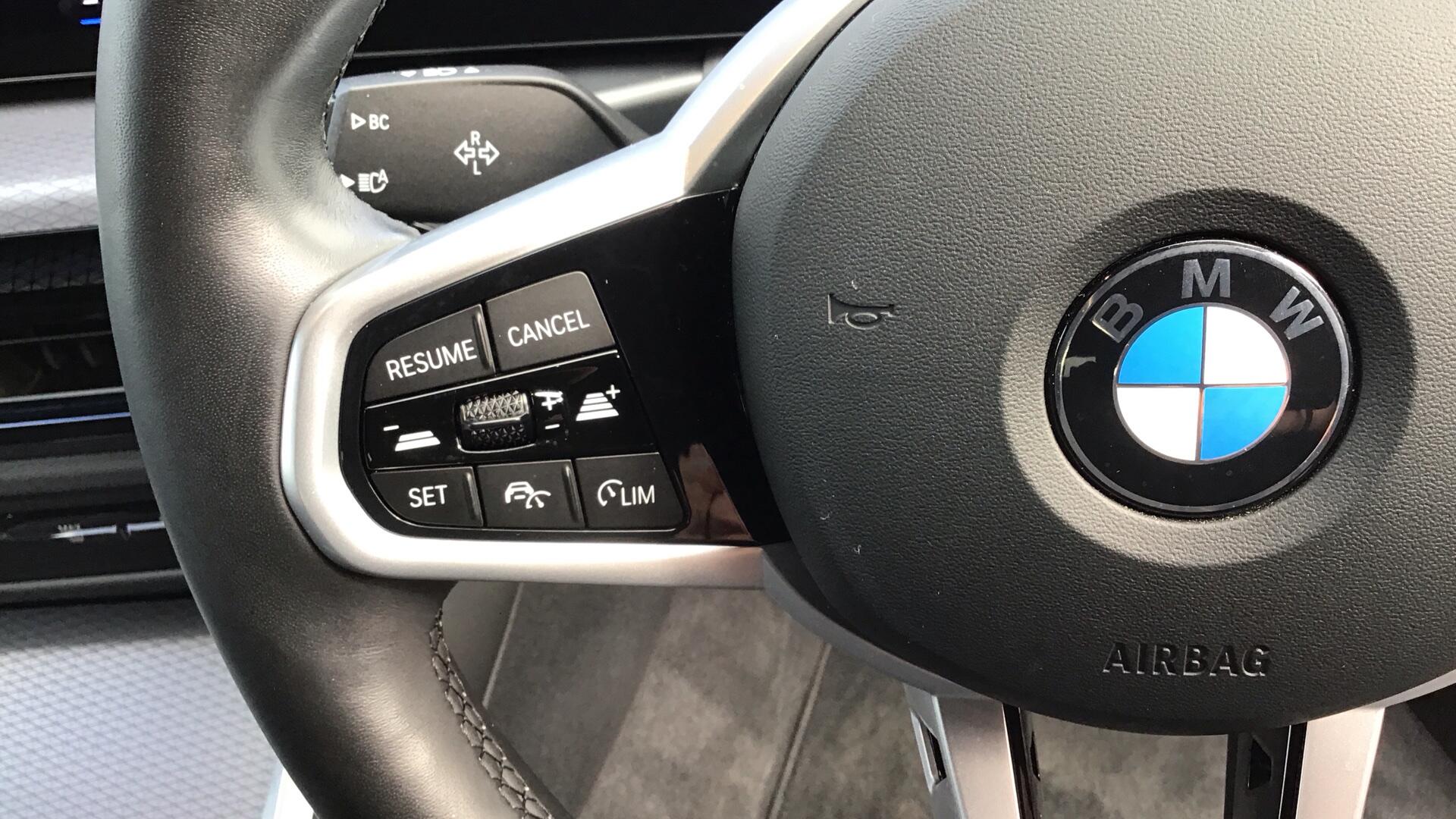 BMW i4 view 17