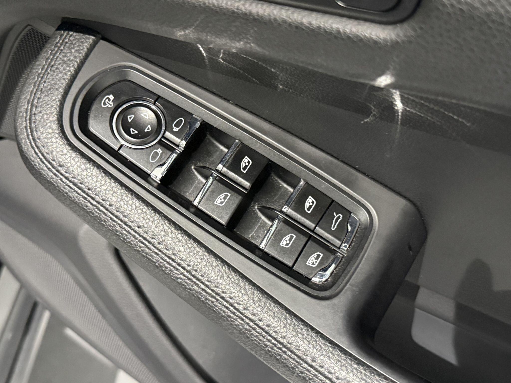 Porsche Macan view 72
