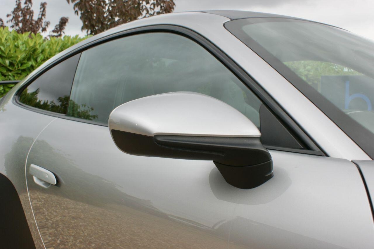 Porsche 911 view 14