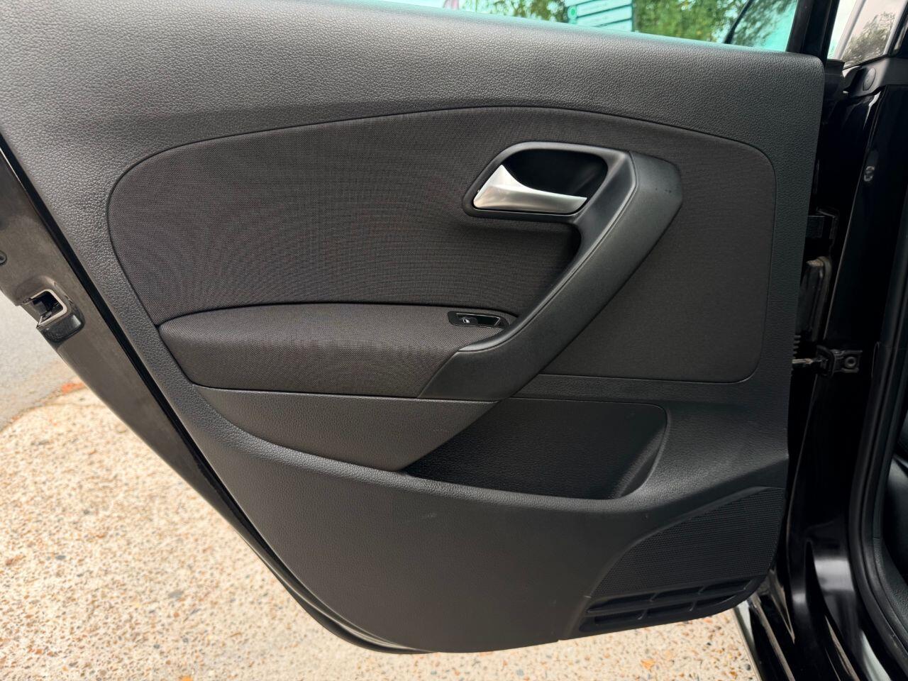 Volkswagen Polo view 18