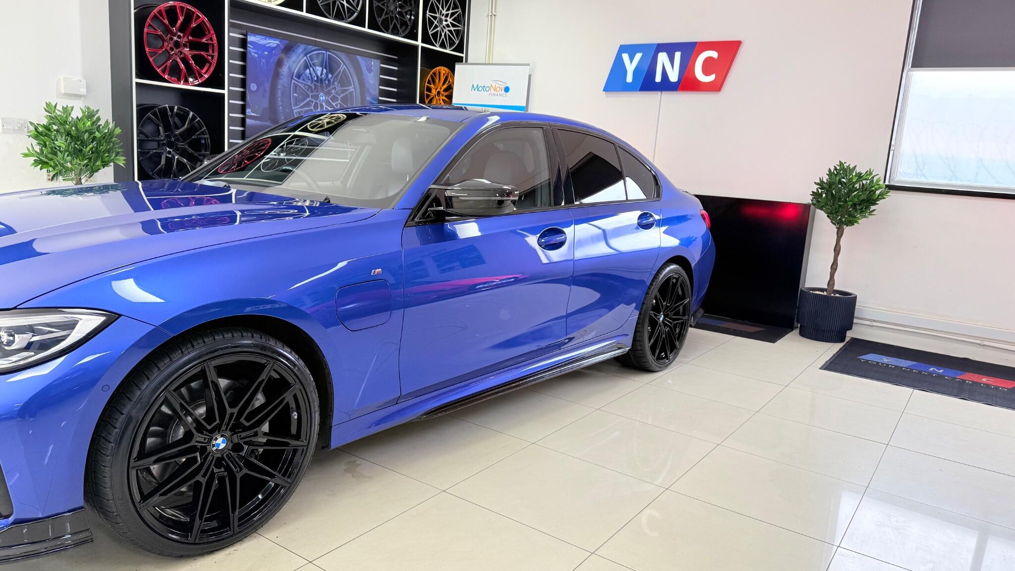 BMW 3 Series view 23