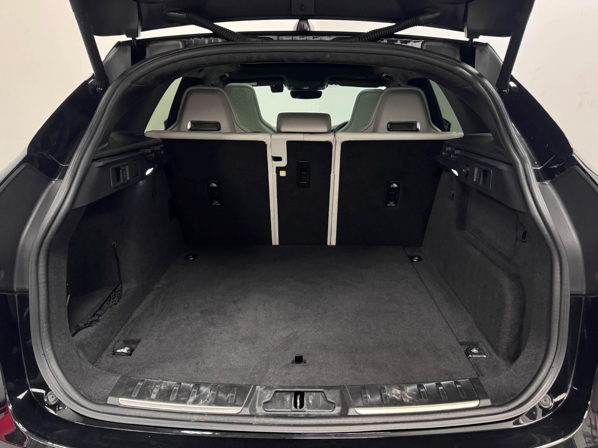 Jaguar F-Pace view 7
