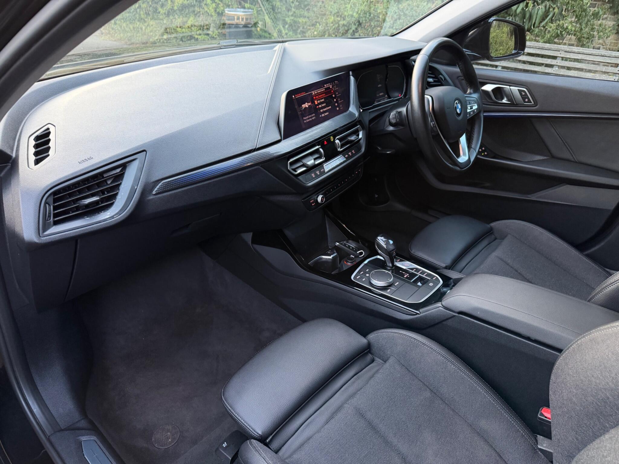 BMW 1 Series view 18