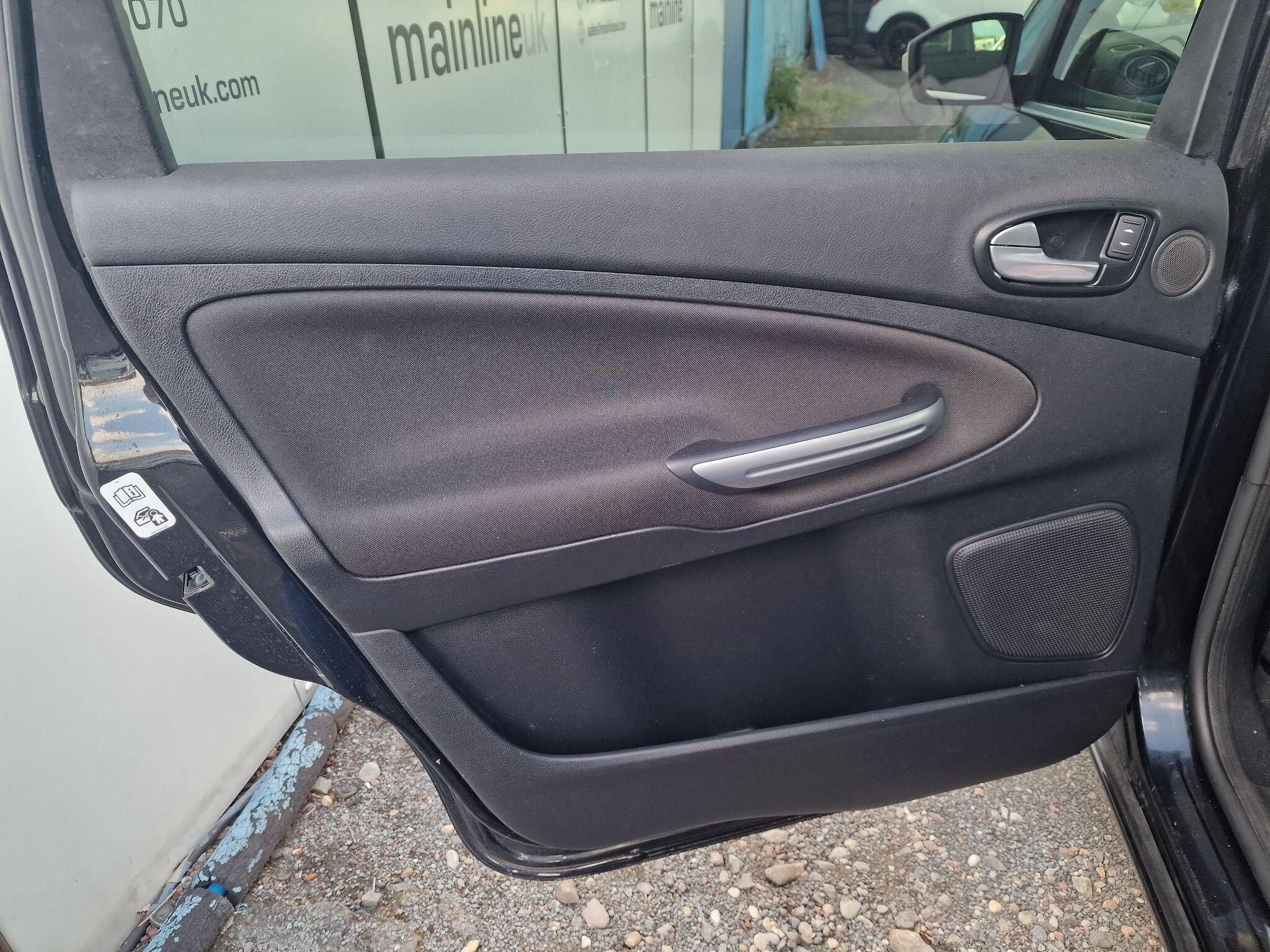 Ford S-Max view 37