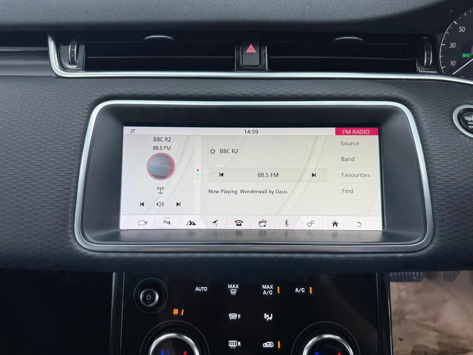 Land Rover Range Rover Evoque view 35