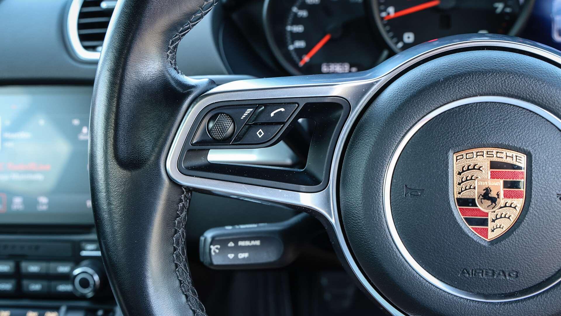Porsche Cayman view 15