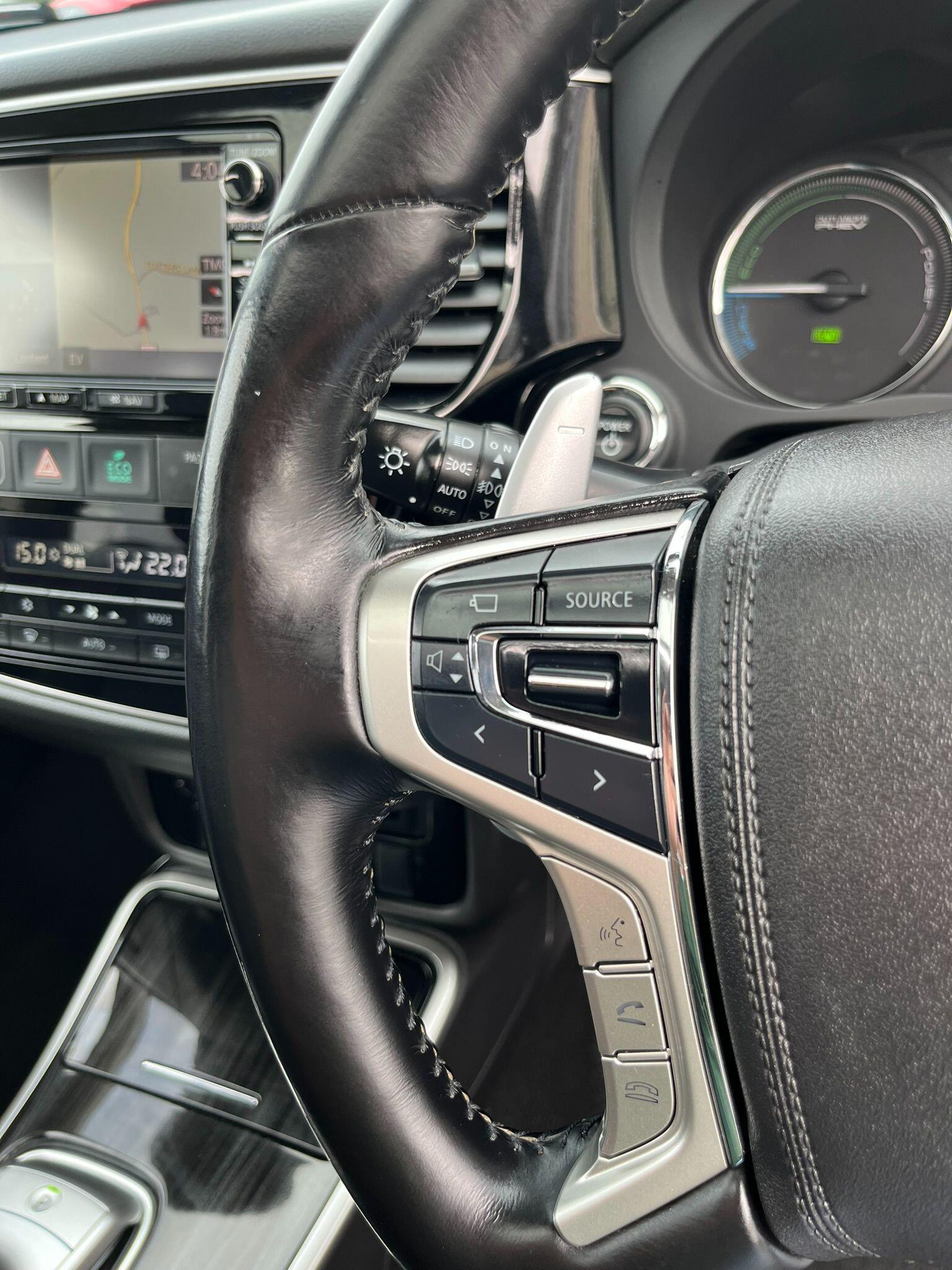 Mitsubishi Outlander view 17