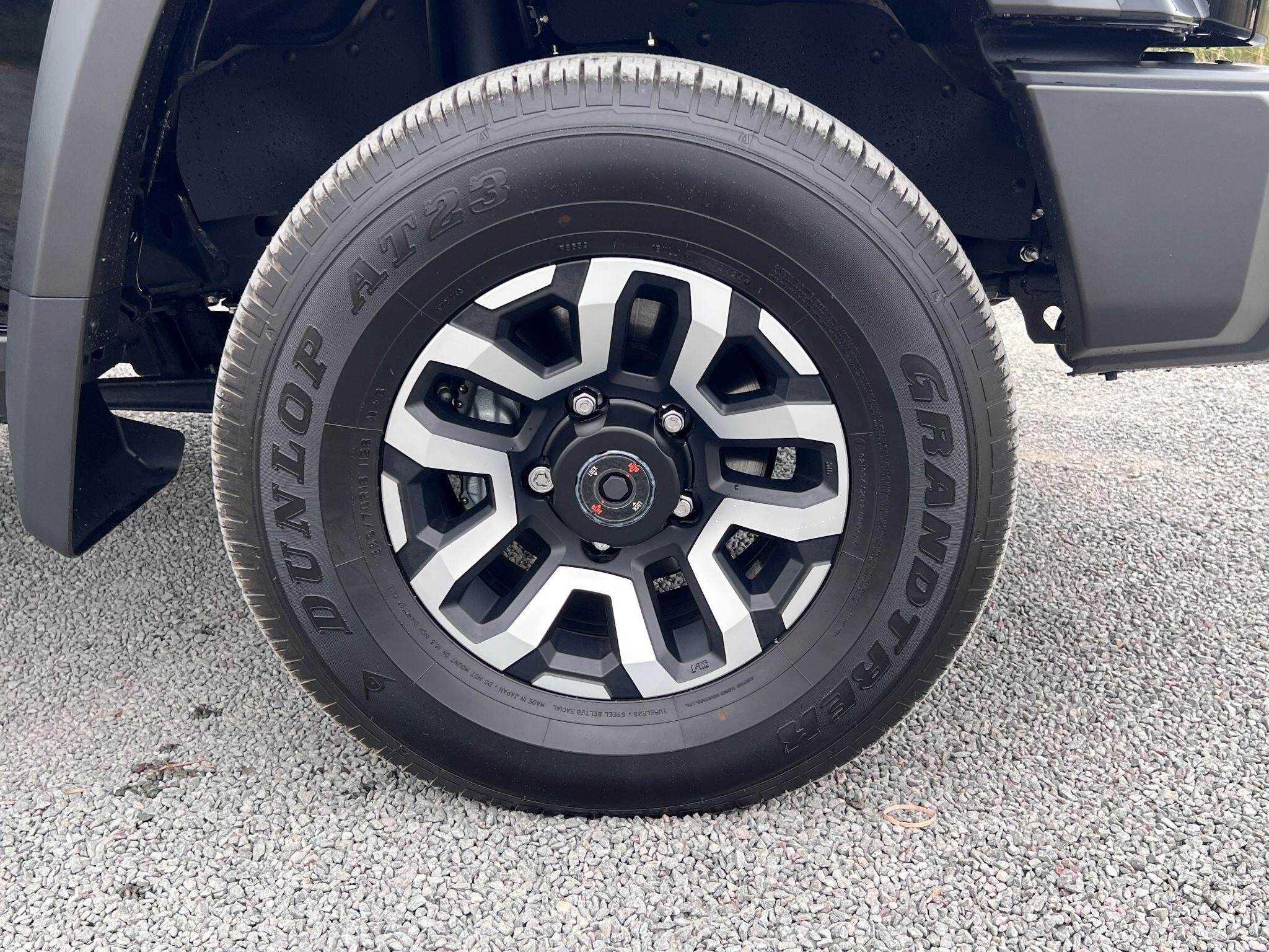 Toyota Land Cruiser view 8