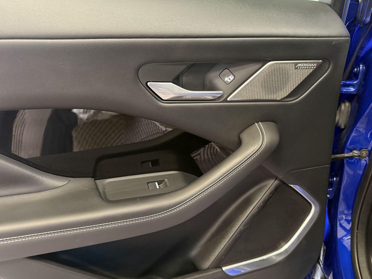 Jaguar I-Pace view 66