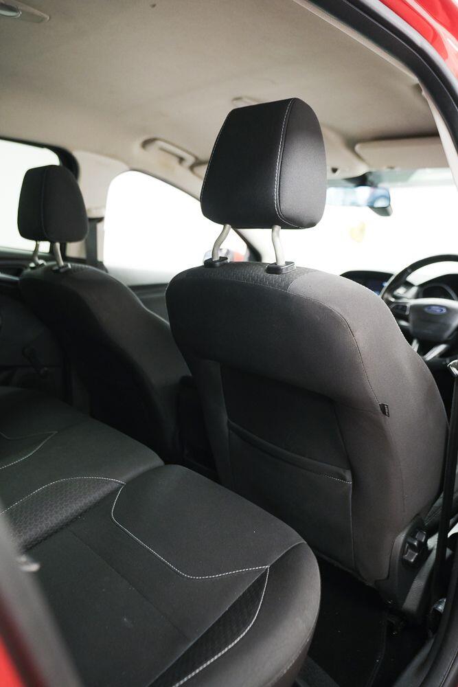 Ford Focus view 15