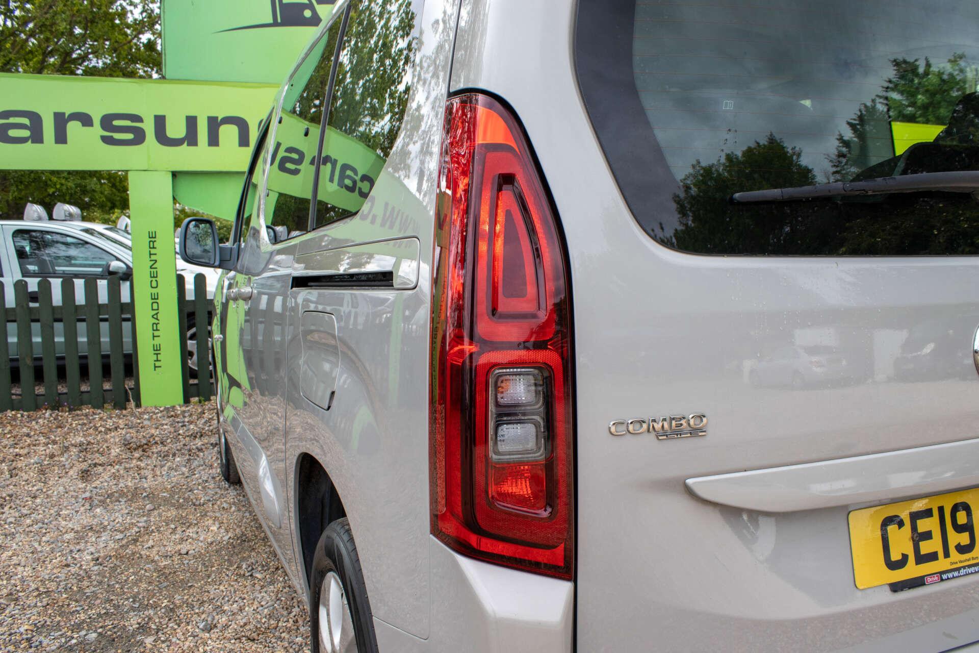 Vauxhall Combo Life view 37
