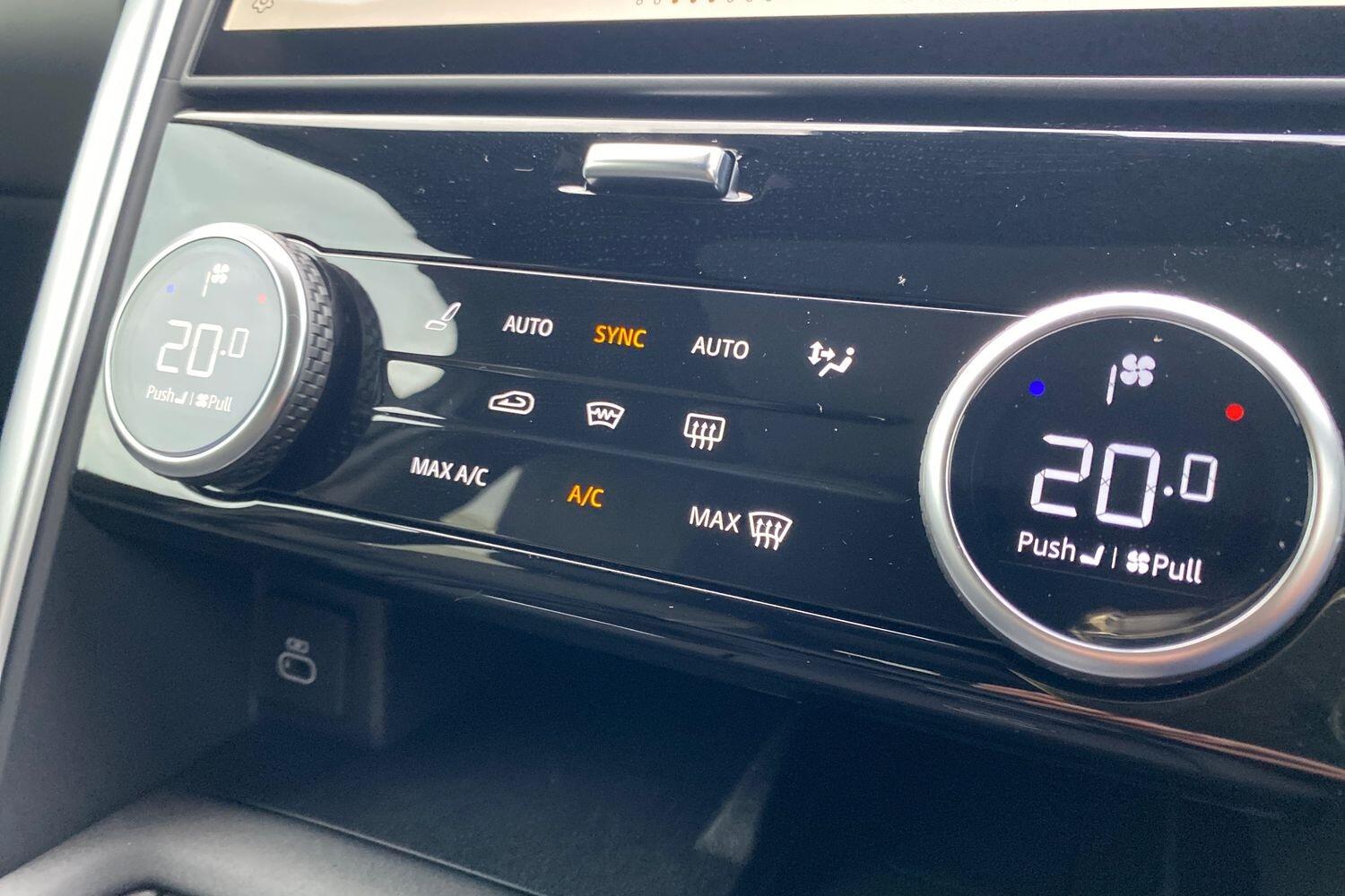 Land Rover Discovery view 12
