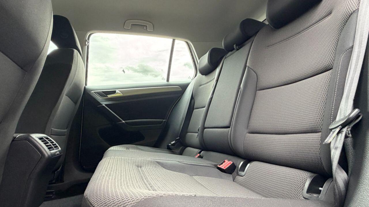 Volkswagen Golf view 14