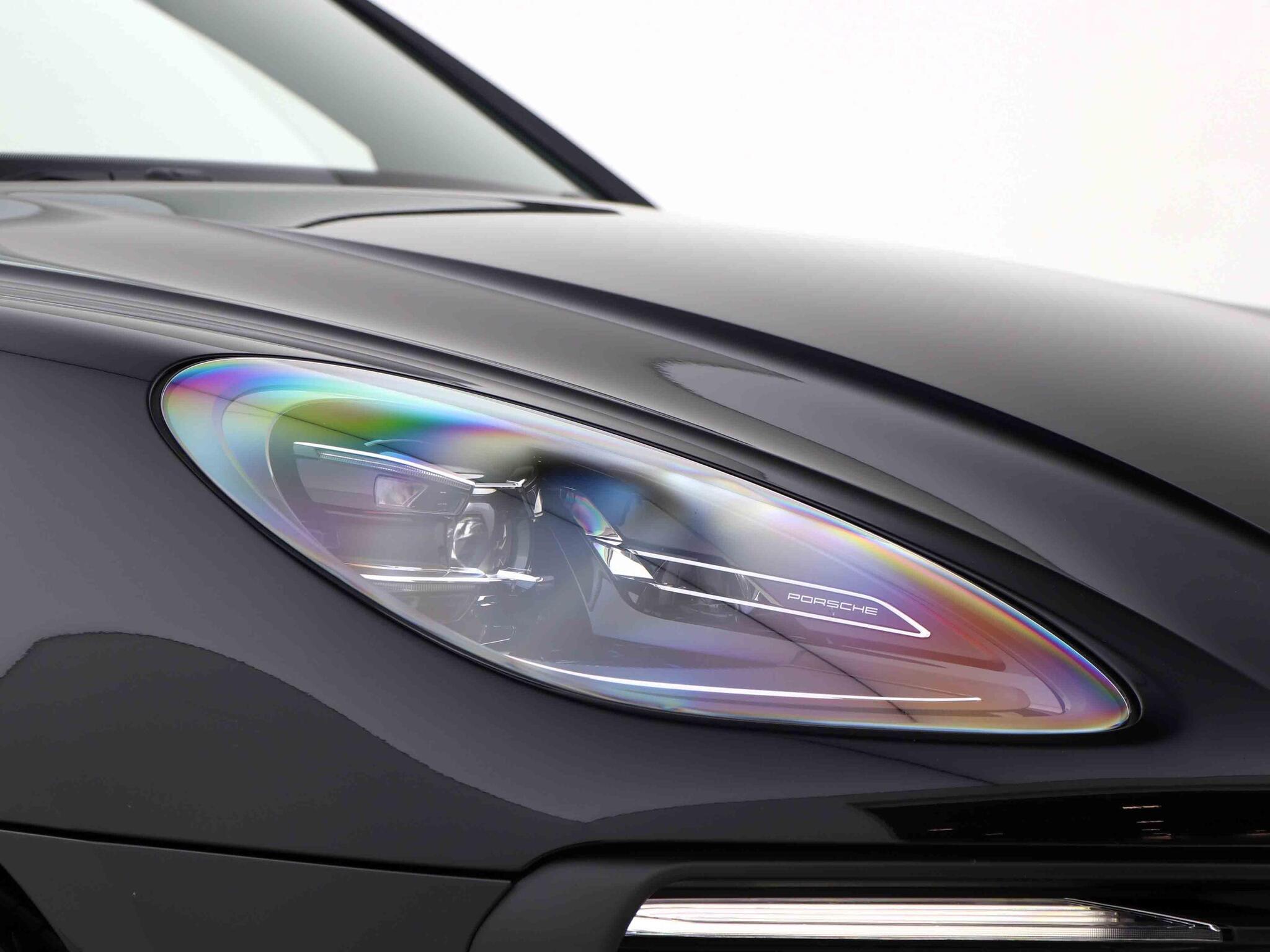 Porsche Macan view 12