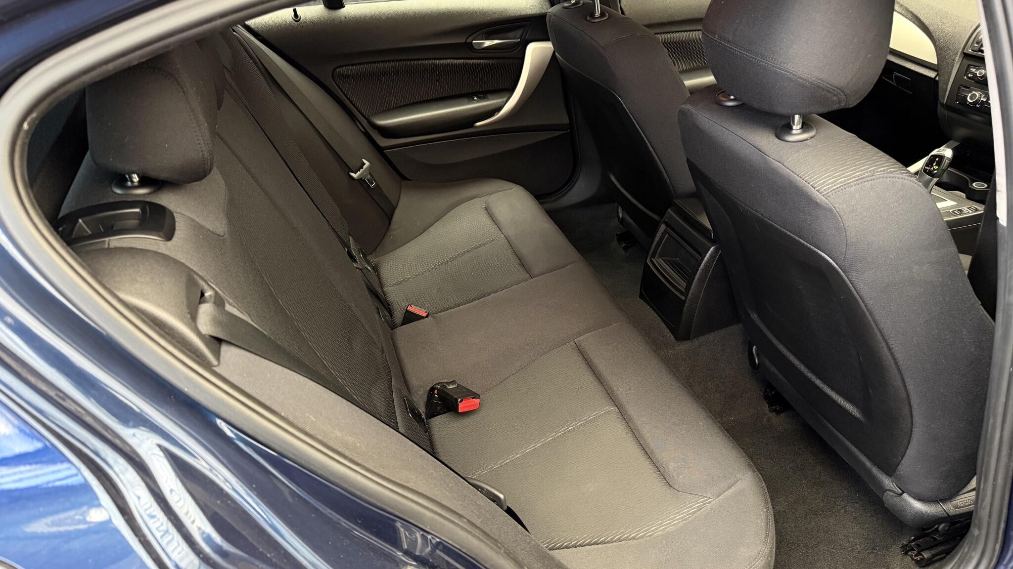 BMW 1 Series view 23