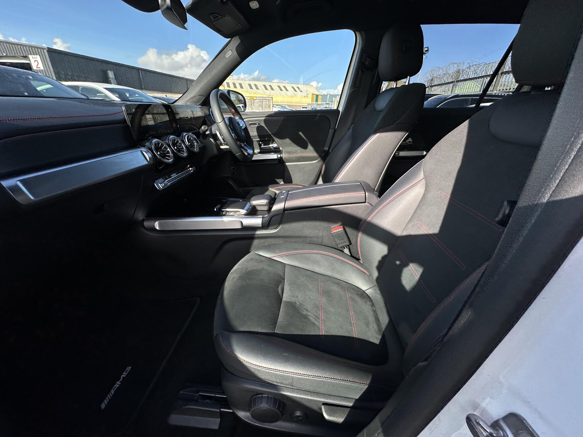 Mercedes-Benz EQB view 10