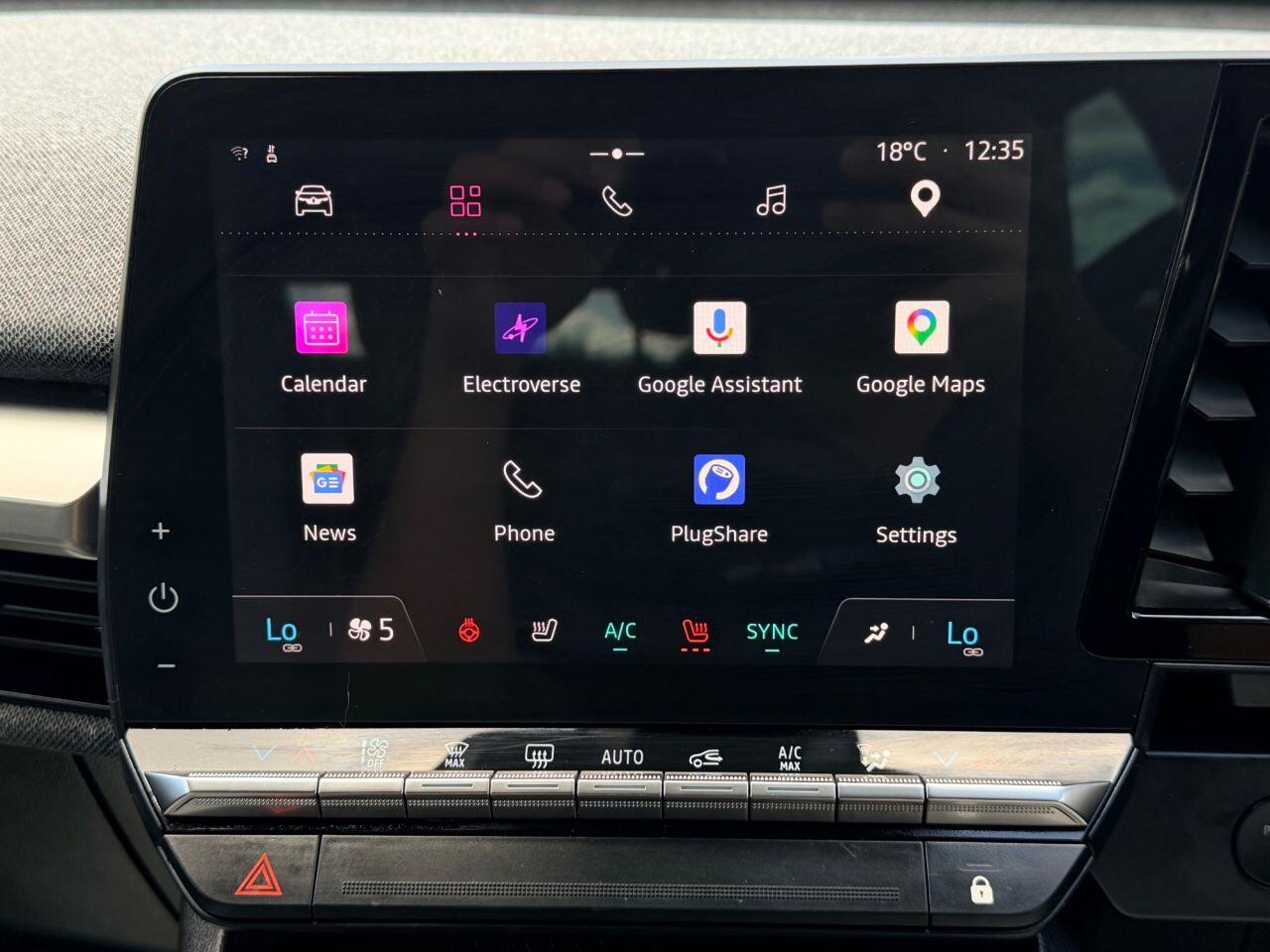 Renault Megane E-Tech view 37