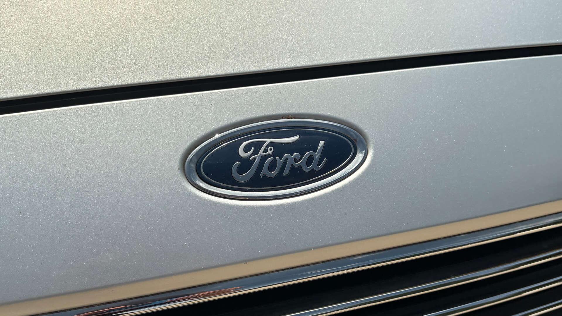 Ford Focus view 44