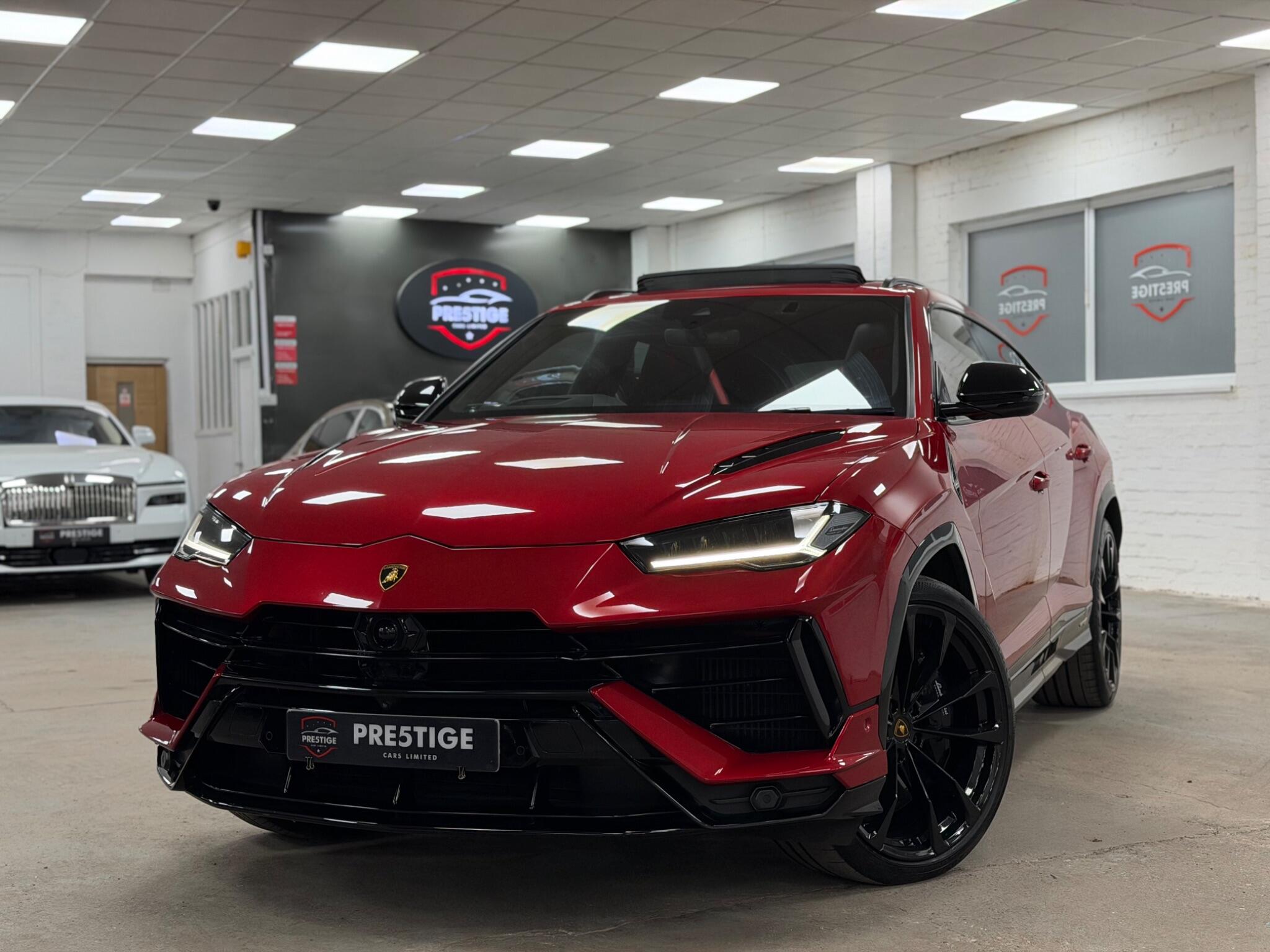 Lamborghini Urus view 31
