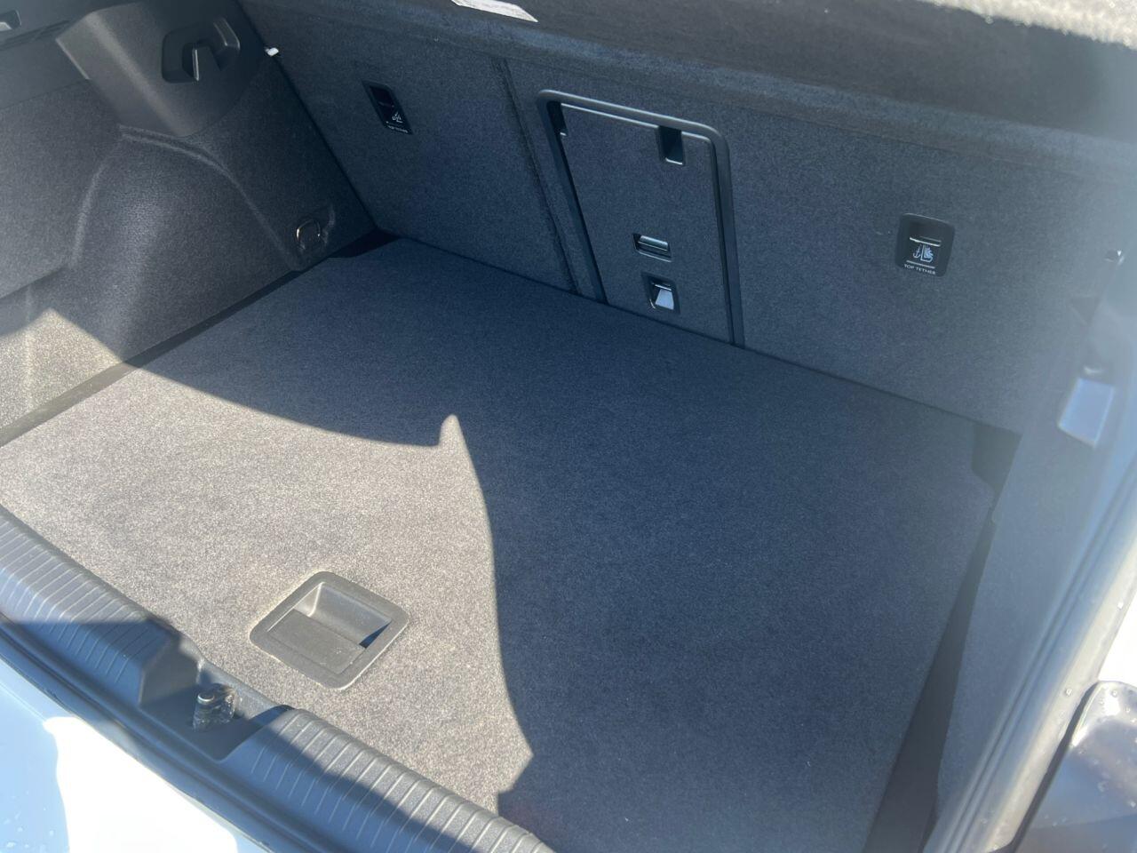 Volkswagen Golf view 23
