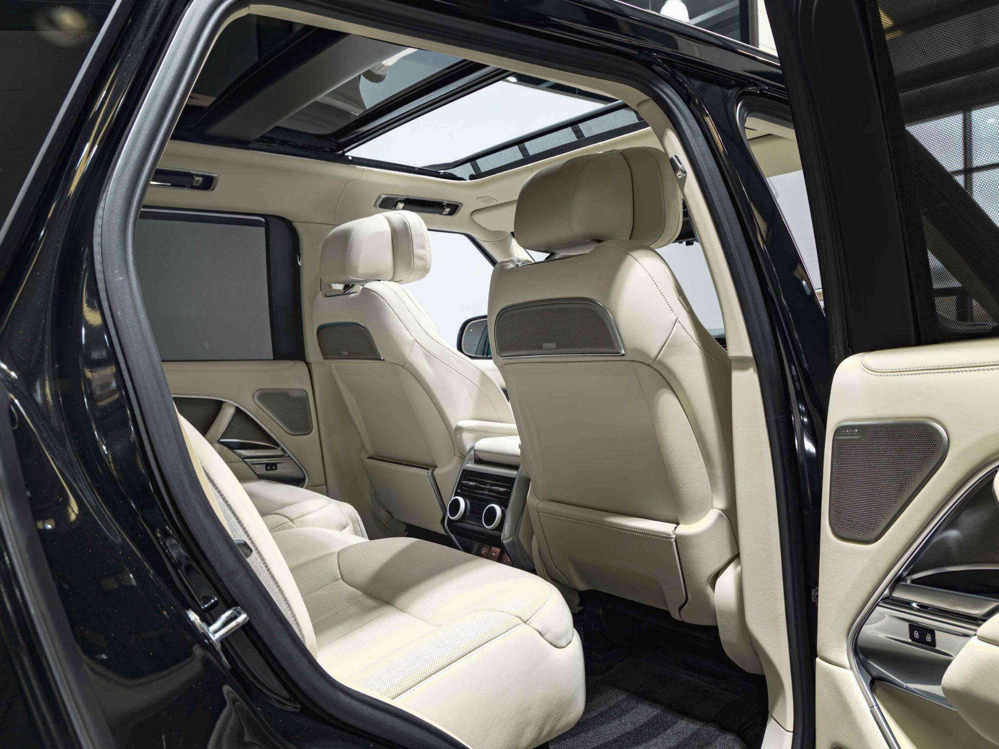 Land Rover Range Rover view 29
