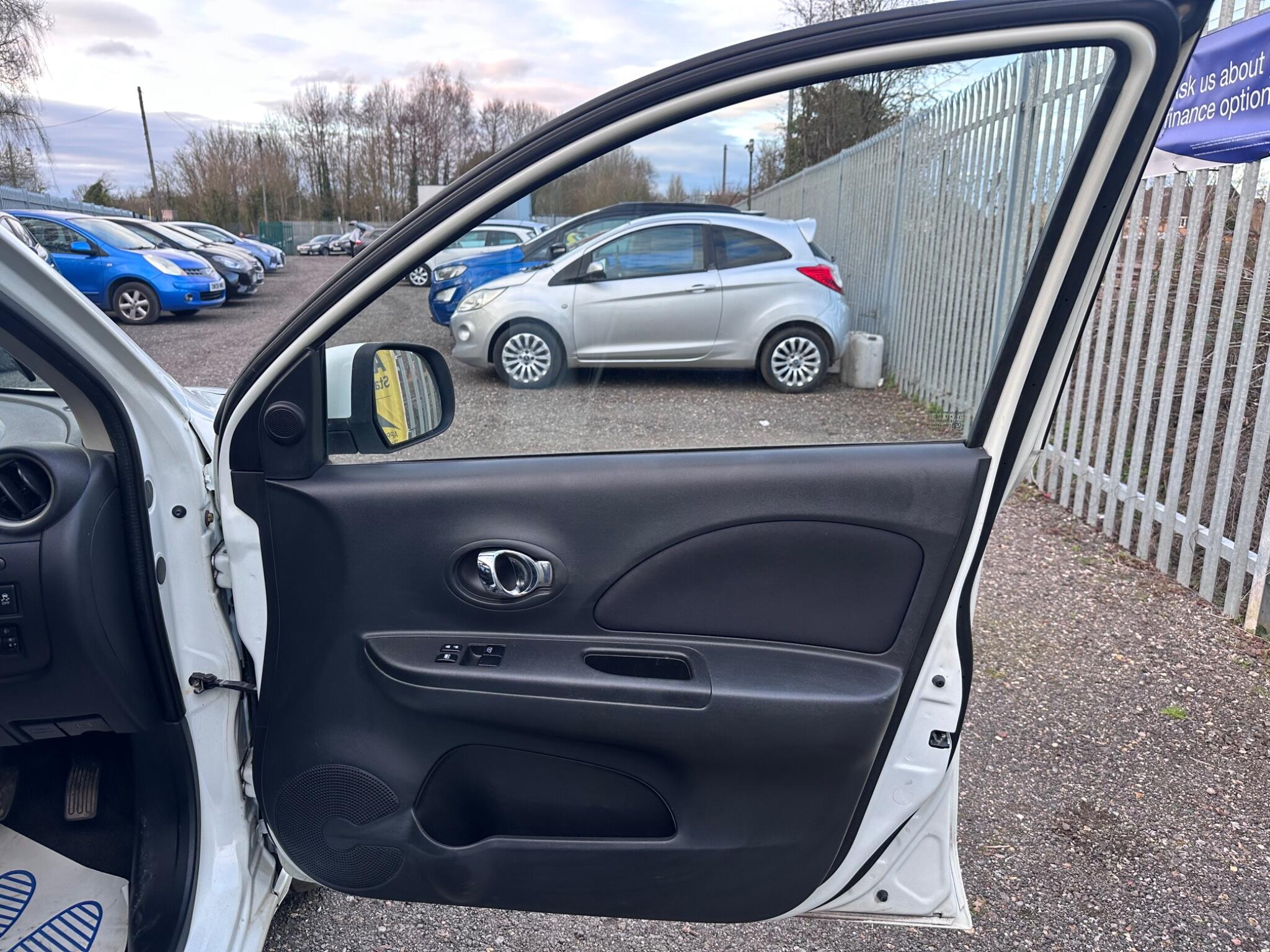 2012 Nissan Micra image 9