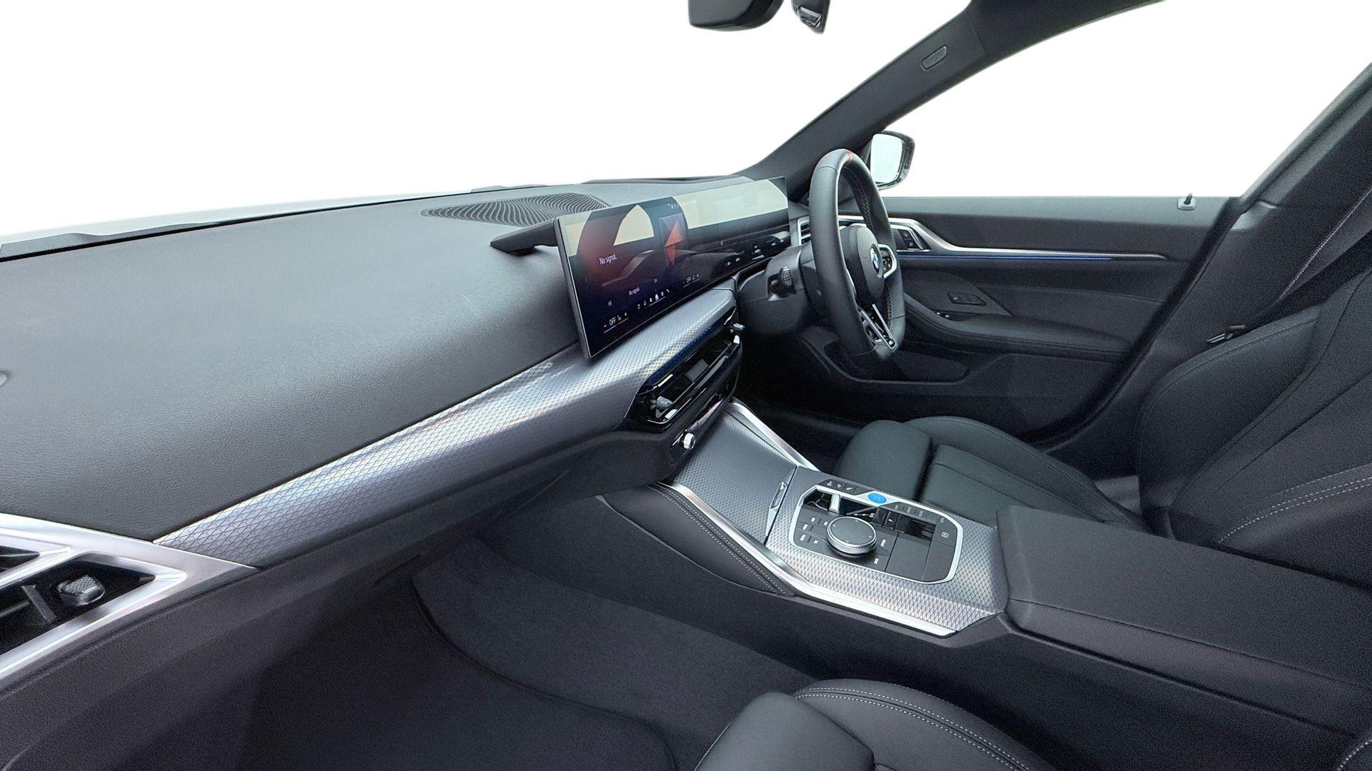 BMW i4 view 7