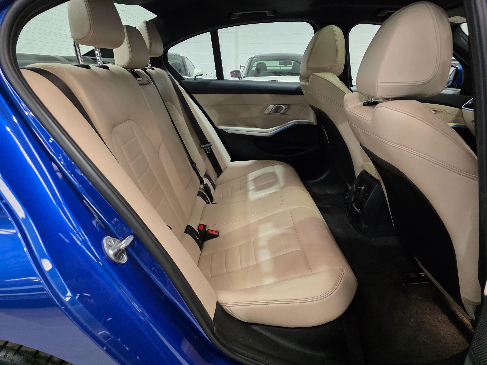 BMW 3 Series view 27