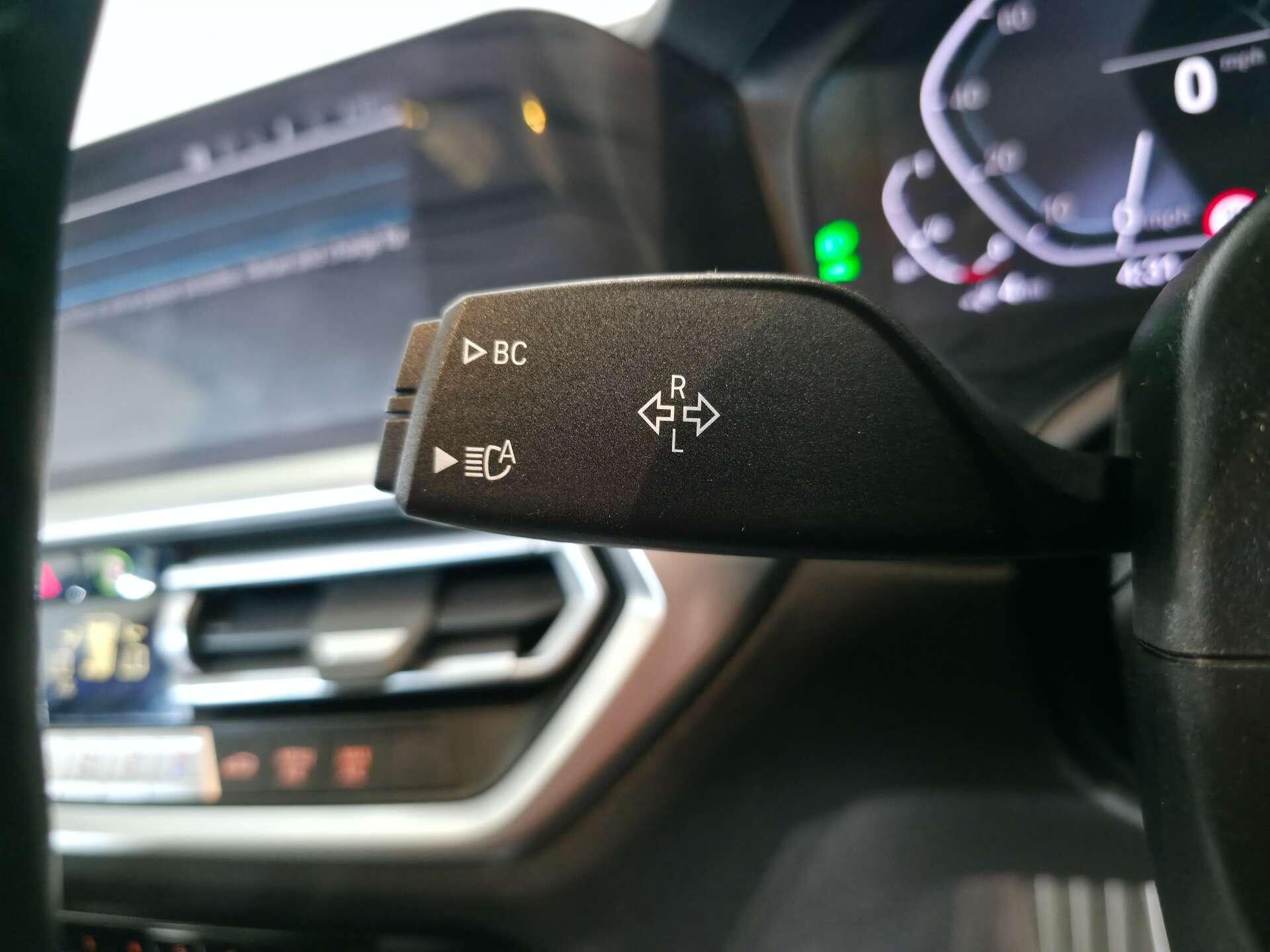 BMW 3 Series view 35