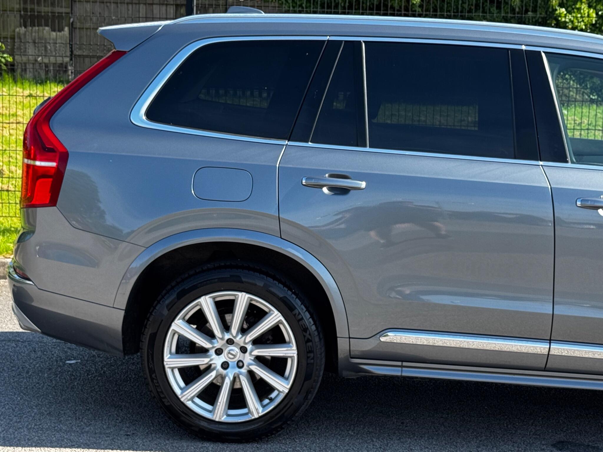 Volvo XC90 view 36