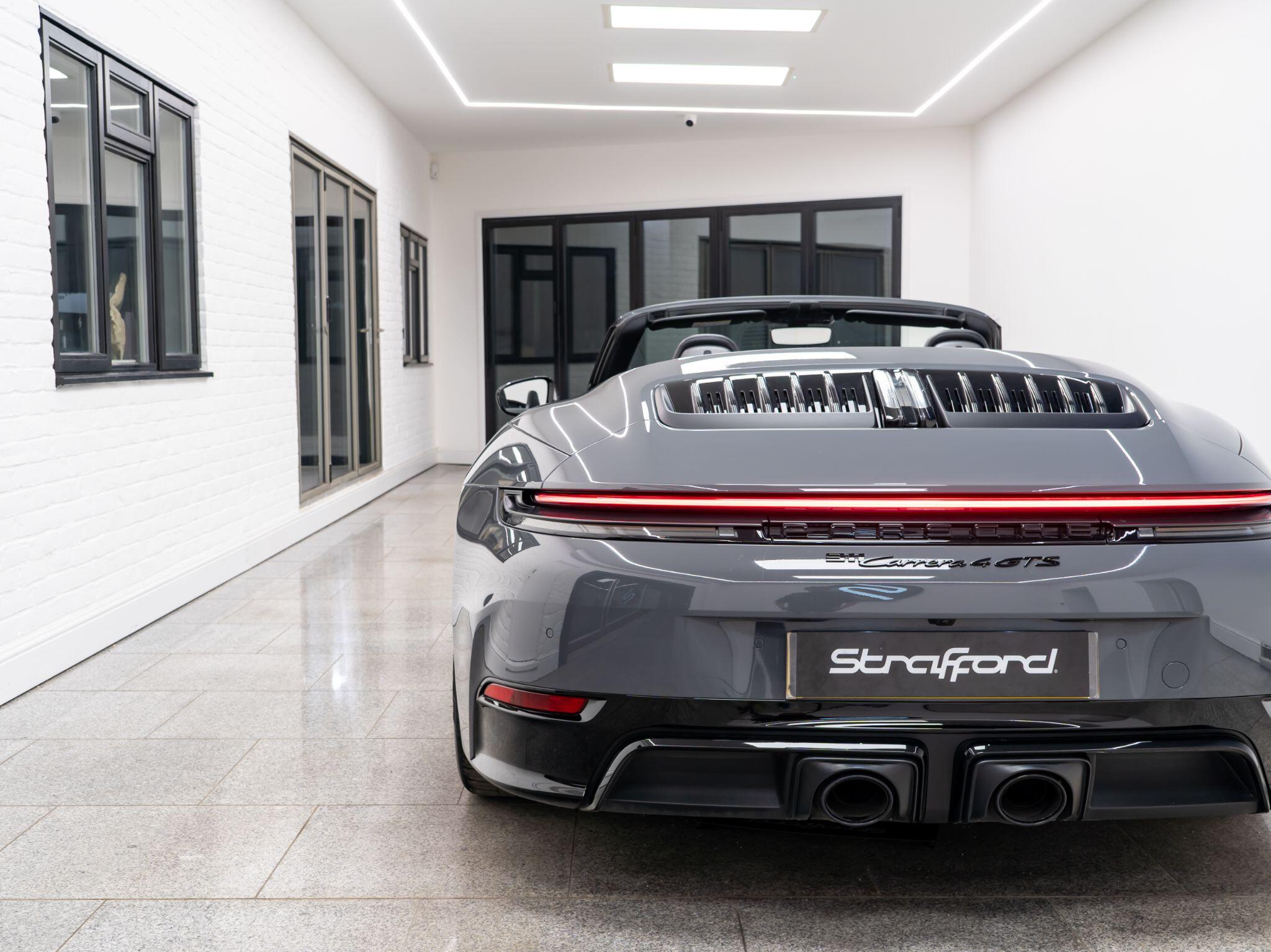 Porsche 911 view 48