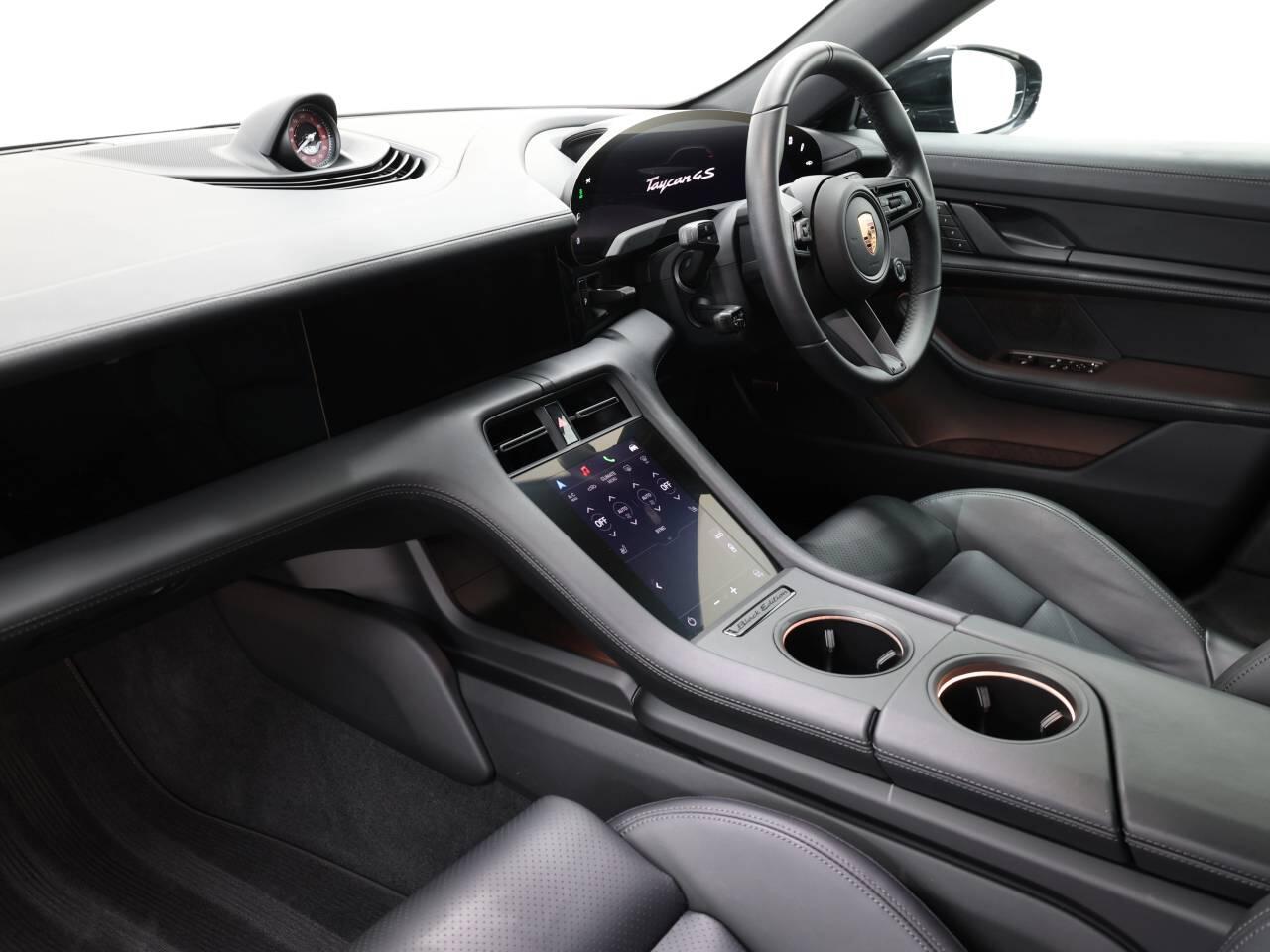 Porsche Taycan view 38