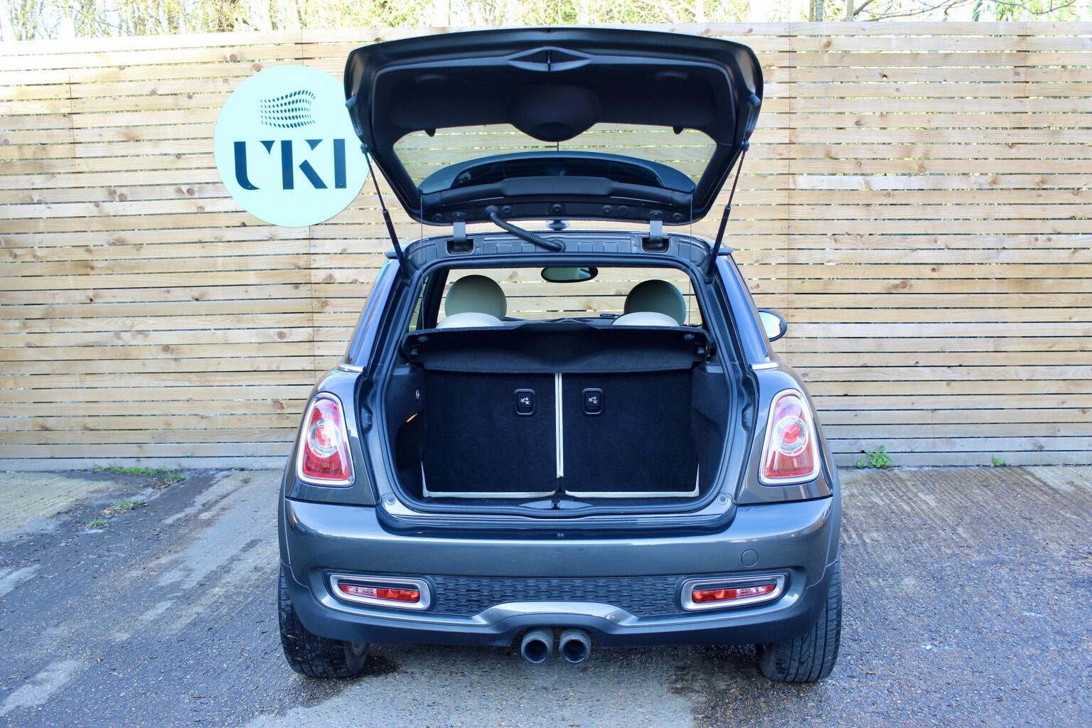 Mini Hatch view 25
