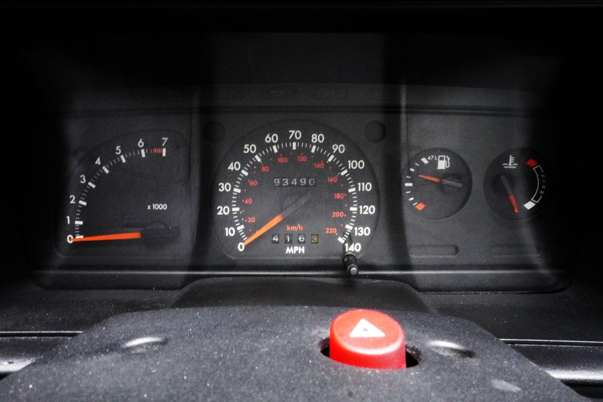 Ford Escort view 33