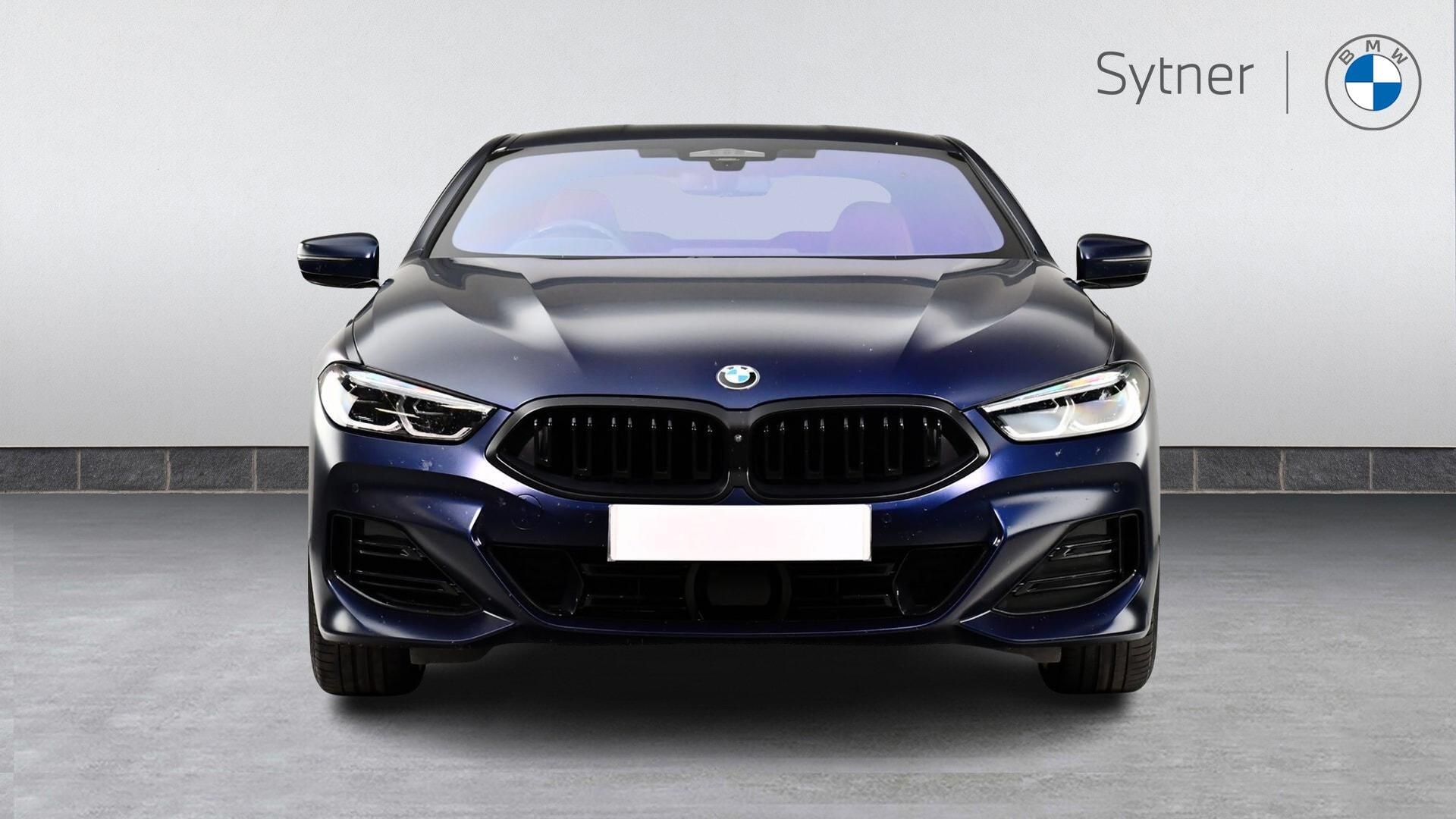 BMW 8 Series view 16