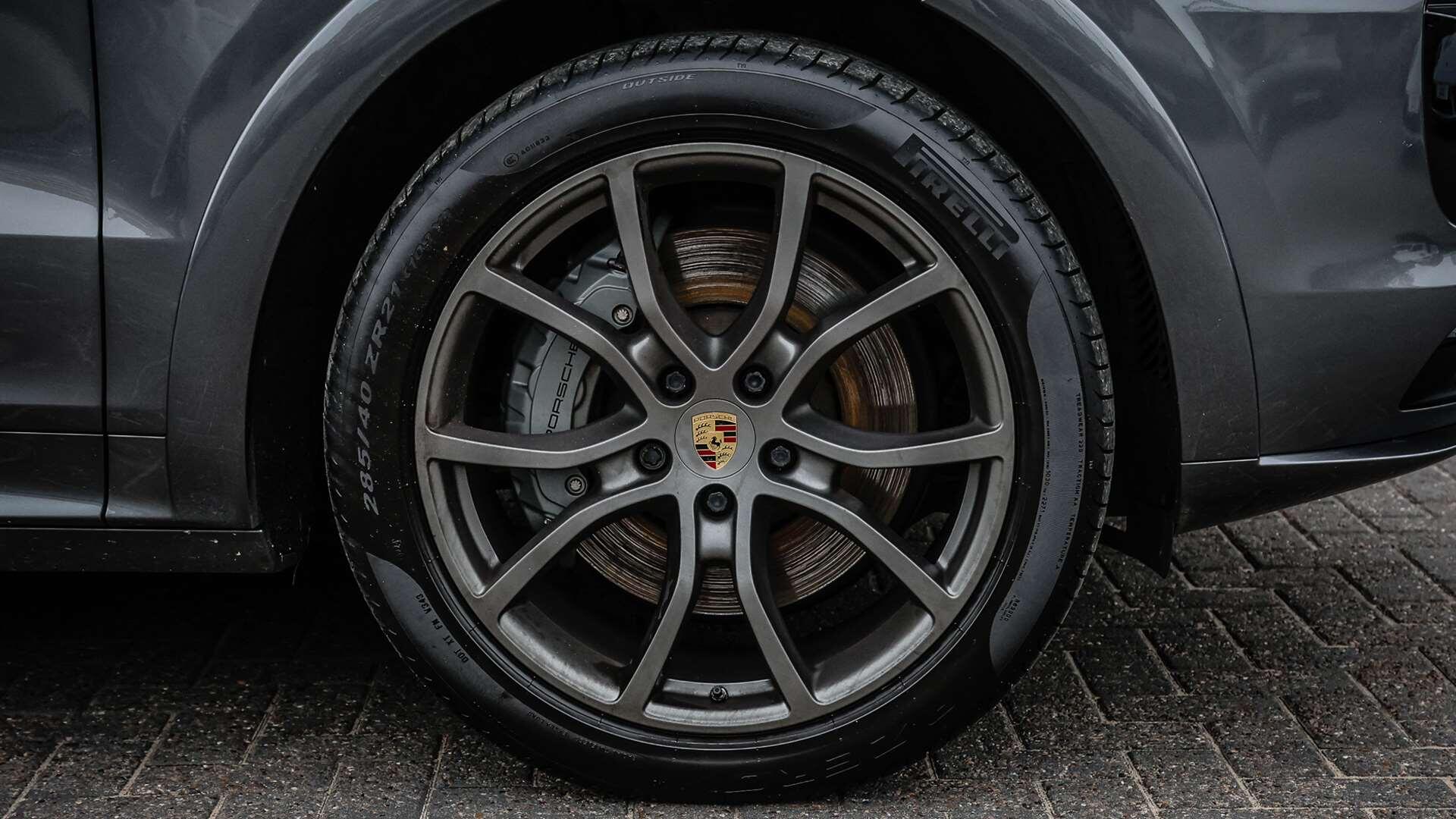 Porsche Cayenne view 6