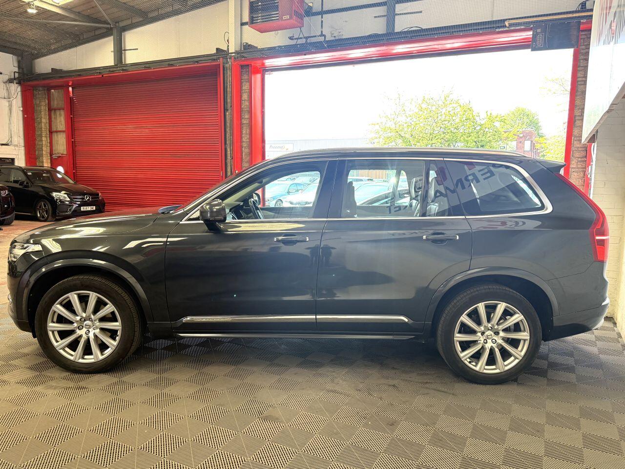 Volvo XC90 view 6
