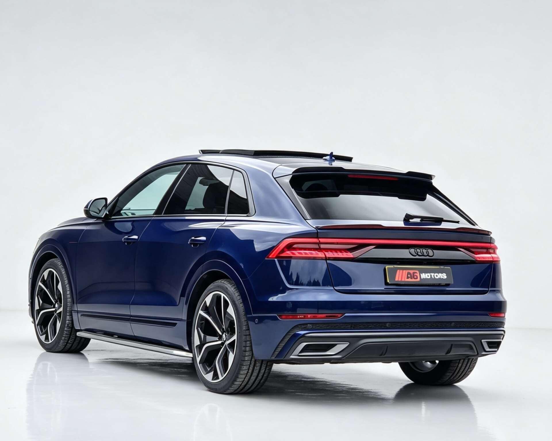 Audi Q8 view 9