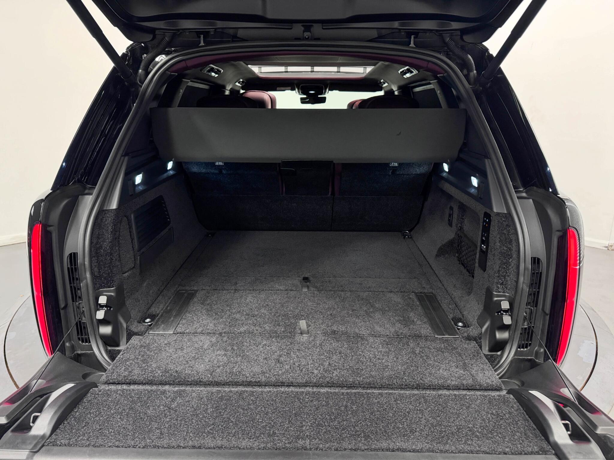 Land Rover Range Rover view 7