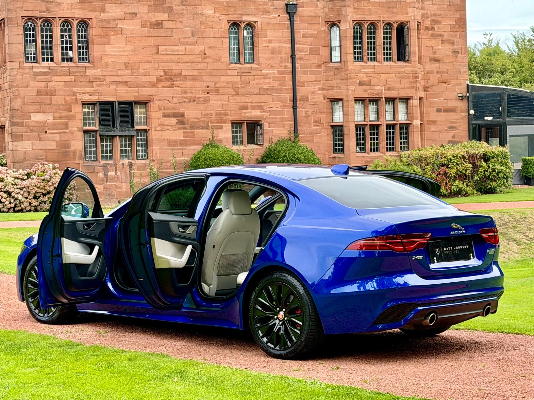Jaguar Xe view 14