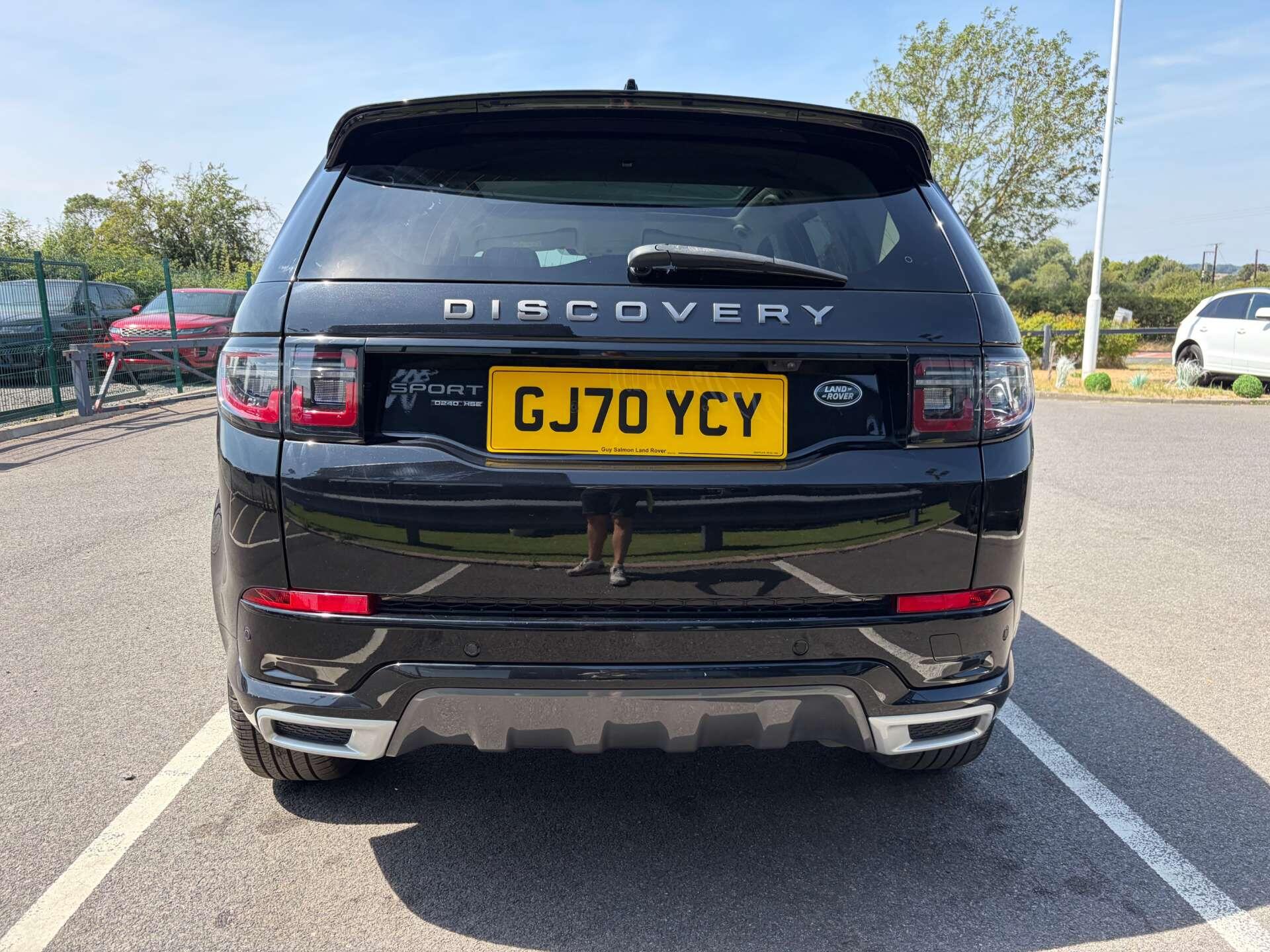 Land Rover Discovery Sport view 7