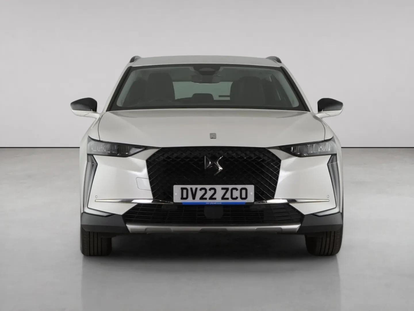 DS Automobiles DS 4 view 5