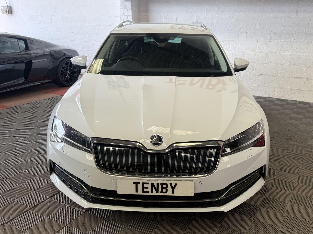 Skoda Superb view 4