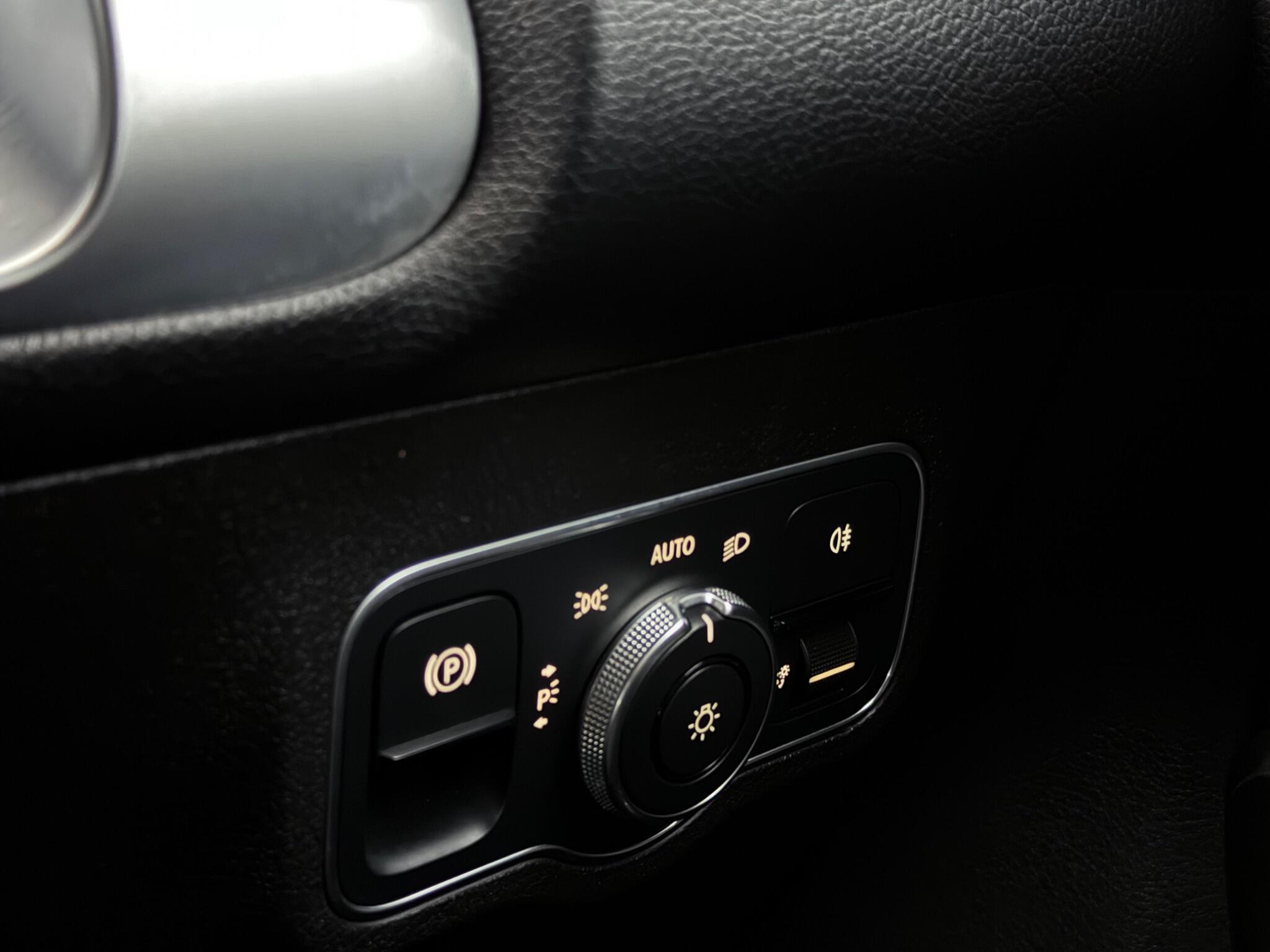 Mercedes-Benz GLB view 20