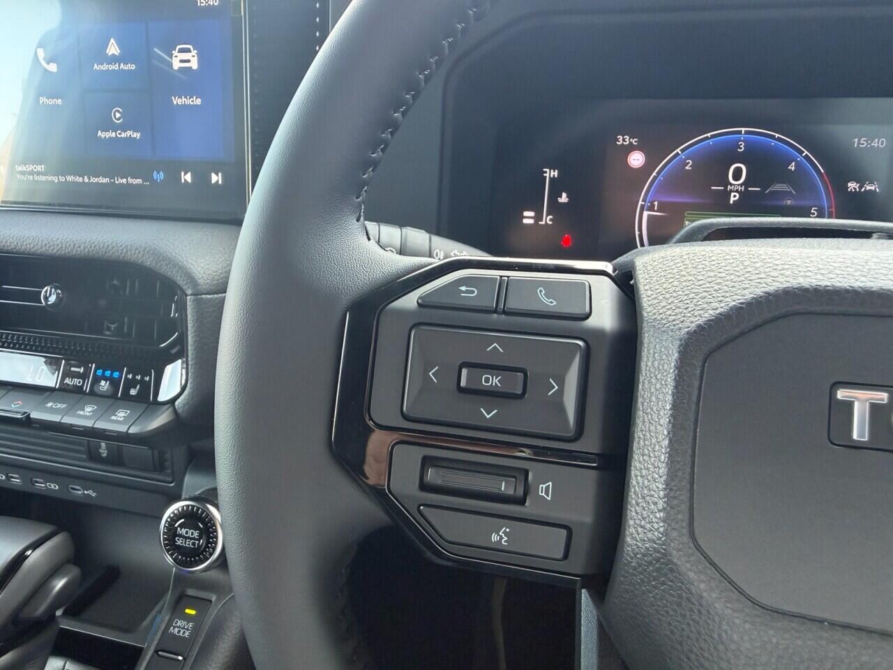 Toyota Land Cruiser view 30