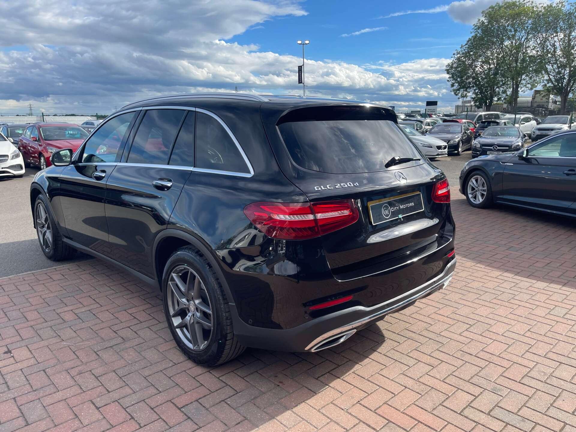 Mercedes-Benz GLC view 10