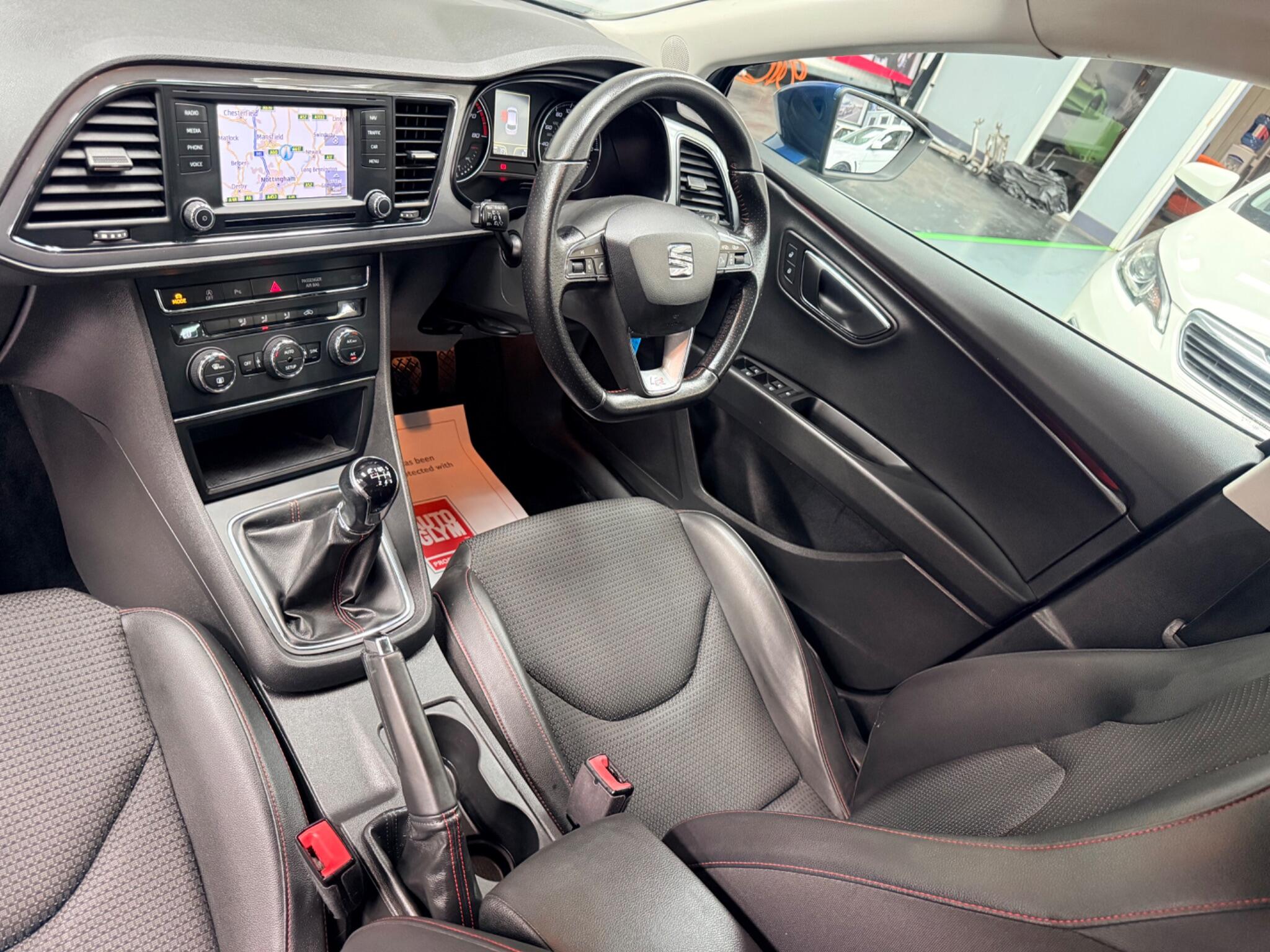 Seat Leon Leon view 3